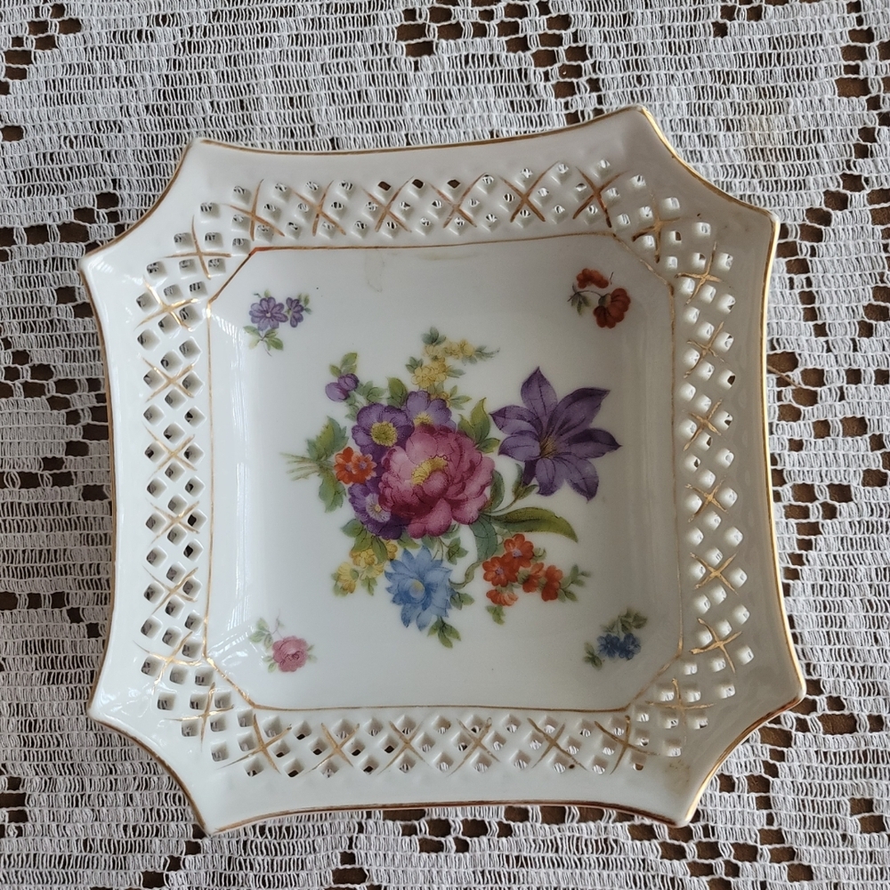 Floral Porcelain Decorative Plate